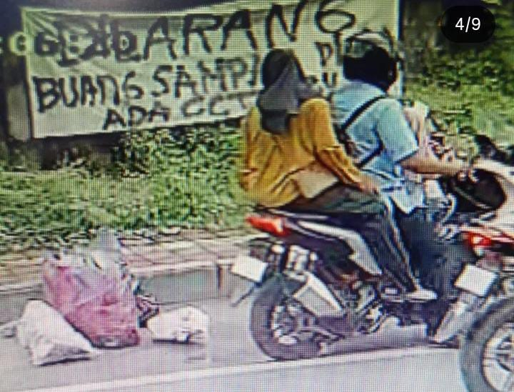 Oknum Warga di Denpasar Tertangkap Kamera Buang Sampah Di Depan Spanduk Larangan