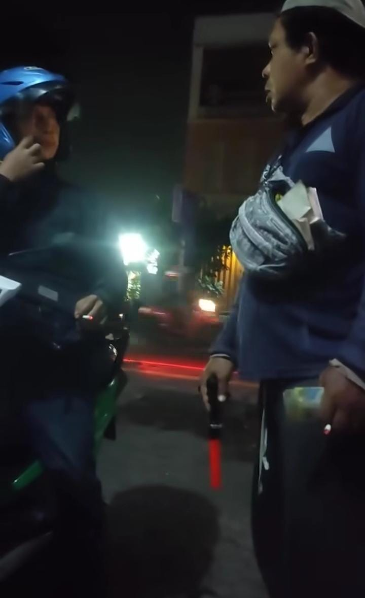 Beredar Video Adu Argumen Ojol dan Tukang Parkir di Mie Gacoan Panjer