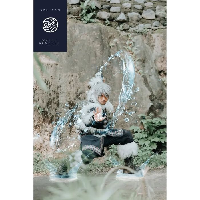 Gede Teguh Rendra Sanjaya saat menggunakan kostum Water Bender
