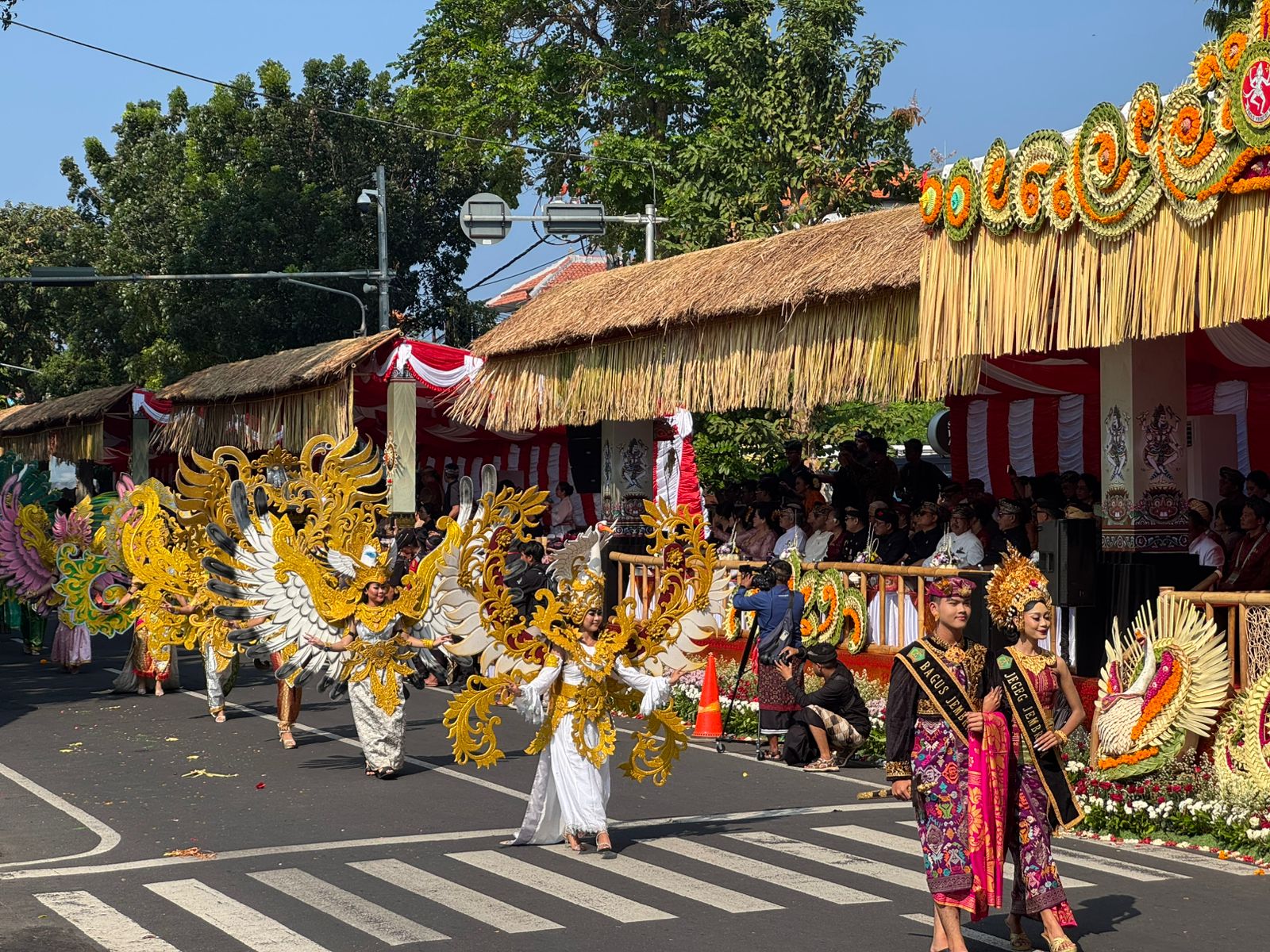 PEMBUKAAN: Peed Aya Pesta Kesenian Bali (PKB) XLVII/2025, di depan Monumen Bajra Sandhi, Jalan Puputan, Denpasar, Sabtu (21/6)