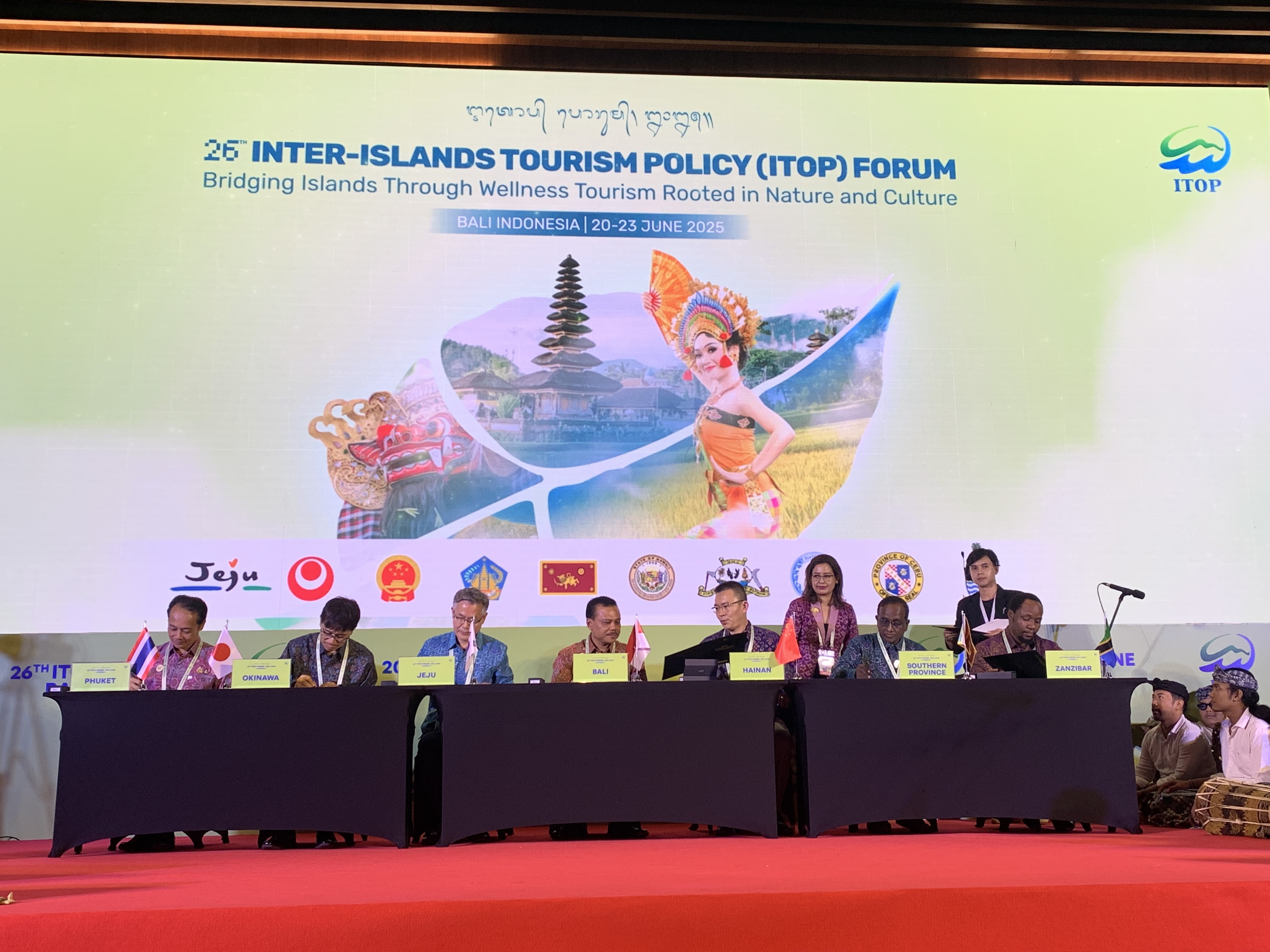 TUAN RUMAH: Penyelenggaraan Inter-Islands Tourism Policy (ITOP) Forum ke-26 di The Meru Sanur, Minggu (22/6)