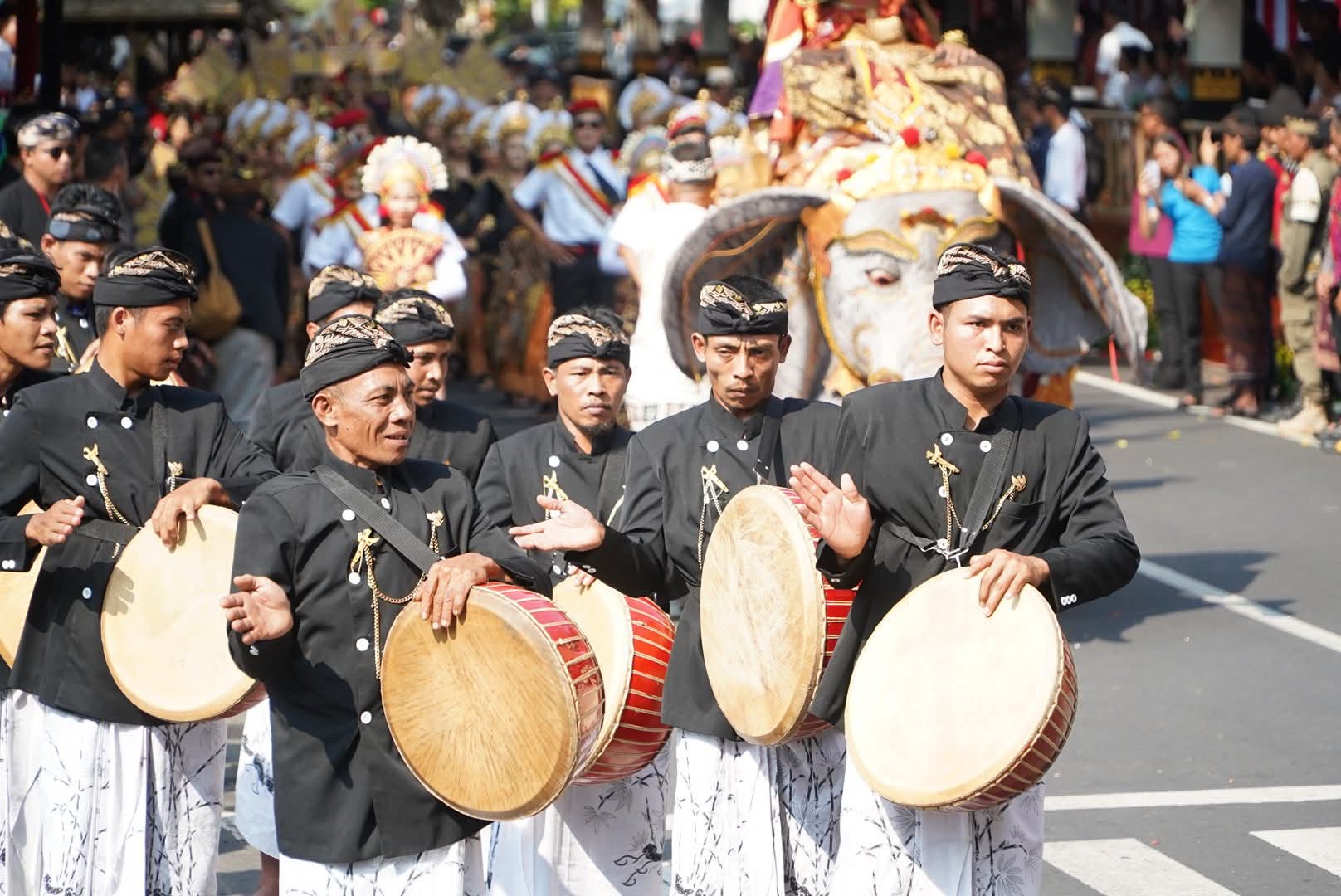 BURDAH: Kesenian Burdah dari Desa Pegayaman, Kabupaten Buleleng  yang tampil memukau pada Peed Aya Pesta Kesenian Bali (PKB) 2025.