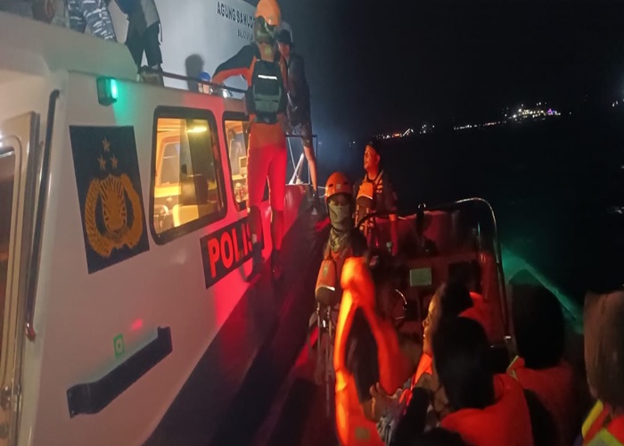 Sebuah insiden pelayaran kembali terjadi di perairan Gilimanuk. Kapal Motor Penumpang (KMP) Agung Samudra 9 yang melayani rute Ketapang&ndash;Gilimanuk mengalami kandas pada Senin (23/6/2025) sore.