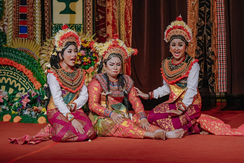 Penampilan Arja Klasik dari Sanggar Citta Usadhi, Banjar Gunung Sari, desa Mengwitani, Mengwi, Duta Kabupaten Badung di PKB 2025, Selasa (24/6).