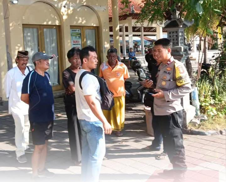Polisi melakukan olah TKP di Pelabuhan Buleleng terkait kasus duel berdarah