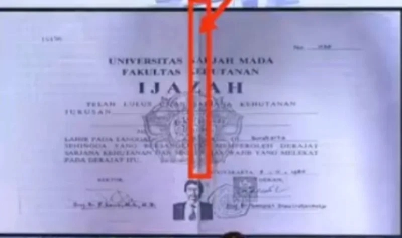 Roy Suryo Ungkap kejanggalan-kejanggalan Ijazah Jokowi