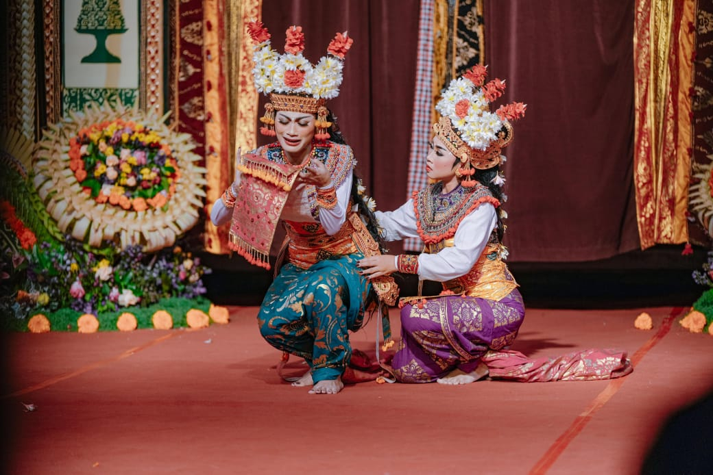 Penampilan Arja Klasik dari Sanggar Citta Usadhi, Banjar Gunung Sari, desa Mengwitani, Mengwi, Duta Kabupaten Badung di PKB 2025, Selasa (24/6).