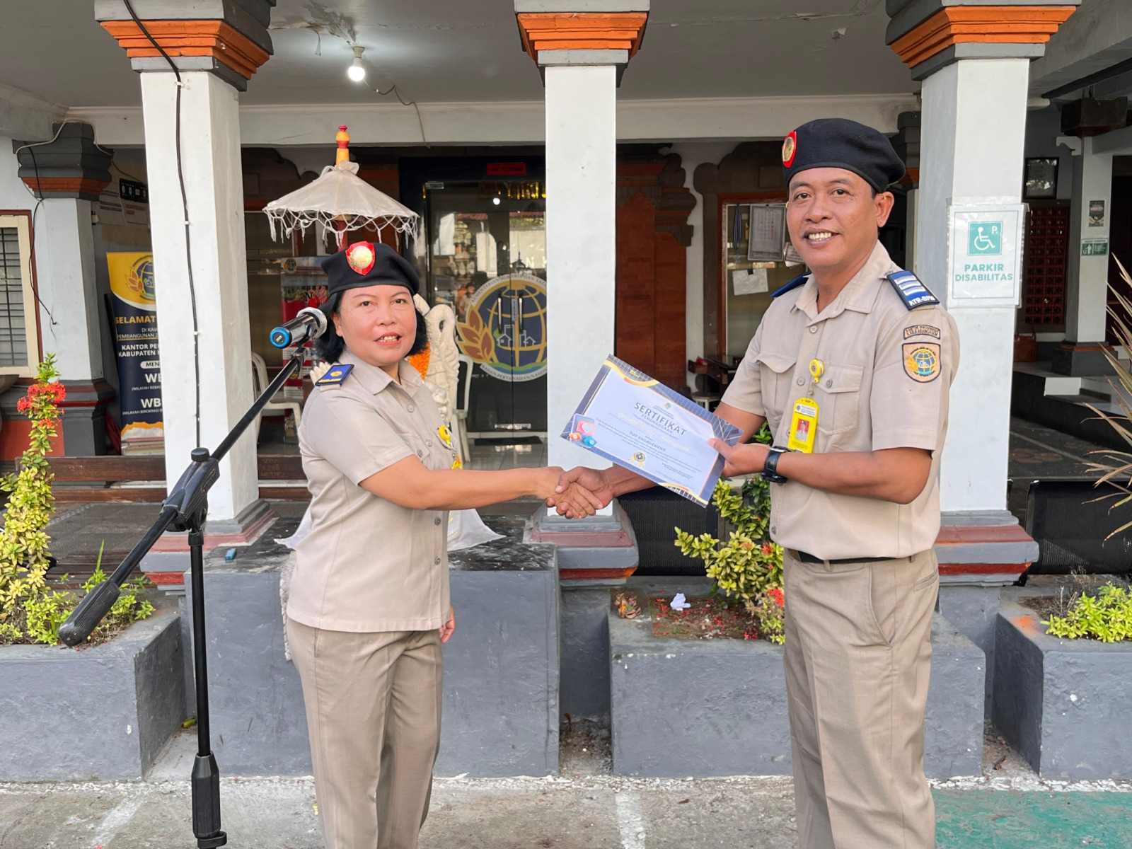 Pelaksanaan Apel Pagi di Kantor Pertanahan Kabupaten Klungkung, 30 Juni 2025