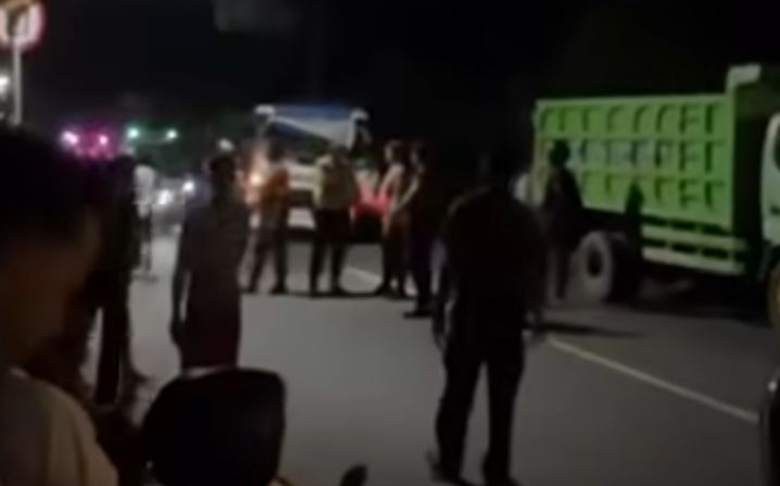 Kecelakaan Kembali Terjadi di Lokasi Truk Molen, Truk Tabrak Kendaraan Parkir di Kubutambahan Buleleng