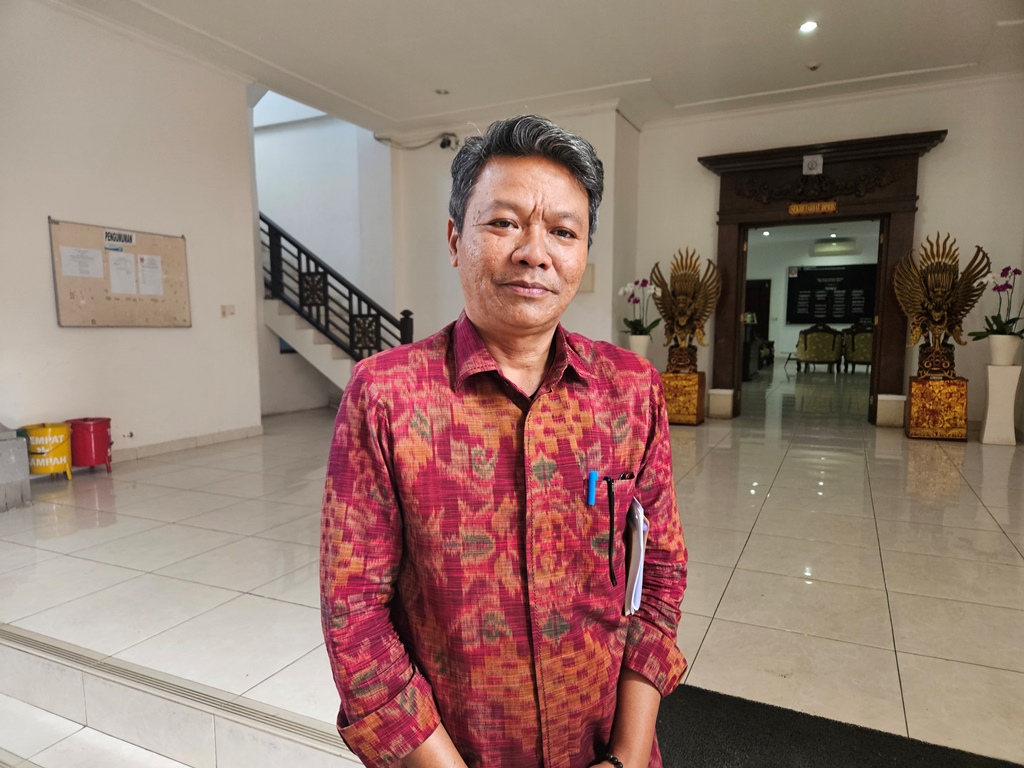 Kepala Disdukcapil Karangasem I Made Kusumanegara