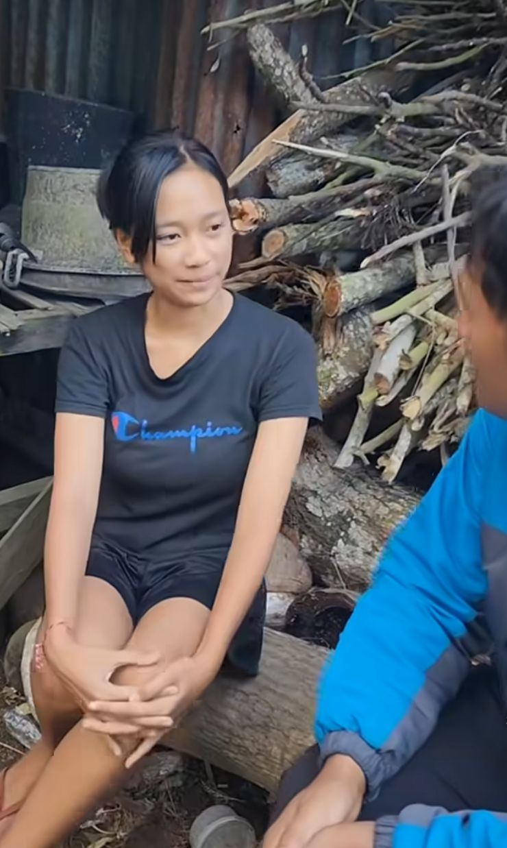 Adik Juni Anjani Menangis Saat Relawan Bali Lunasi SPP yang Menunggak 6 Bulan