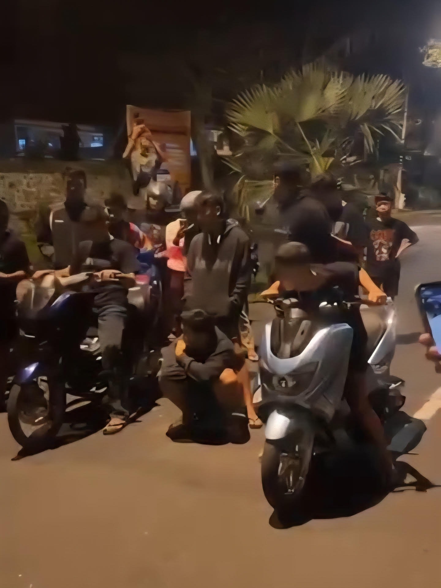 TREK-TREKAN: Aksi balap liar diduga terjadi di Jalan Veteran, Amlapura.