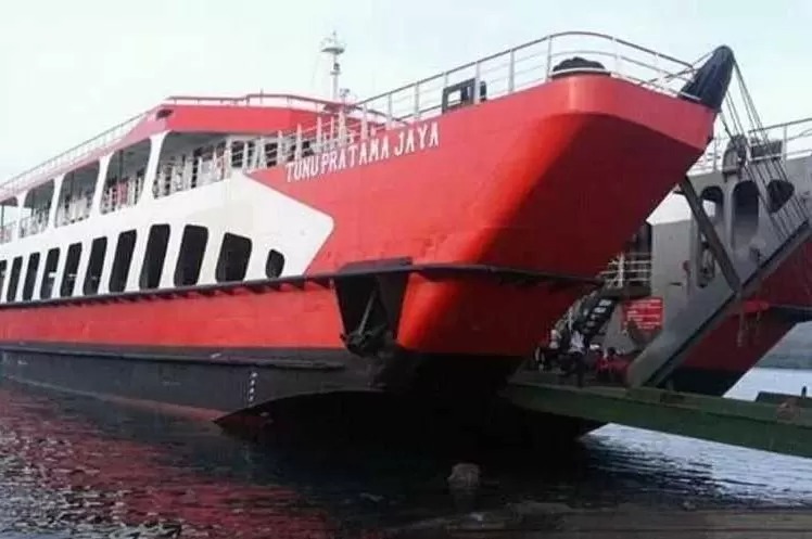 KMP Tunu Pratama Jaya tenggelam di Perairan Selat Bali.