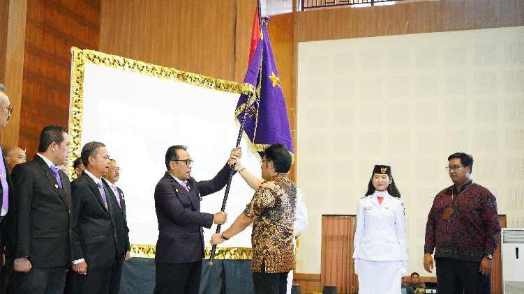 Jenderal TNI (Purn) Agum Gumelar Lantik Pengurus Ikal Lemhannas Bali