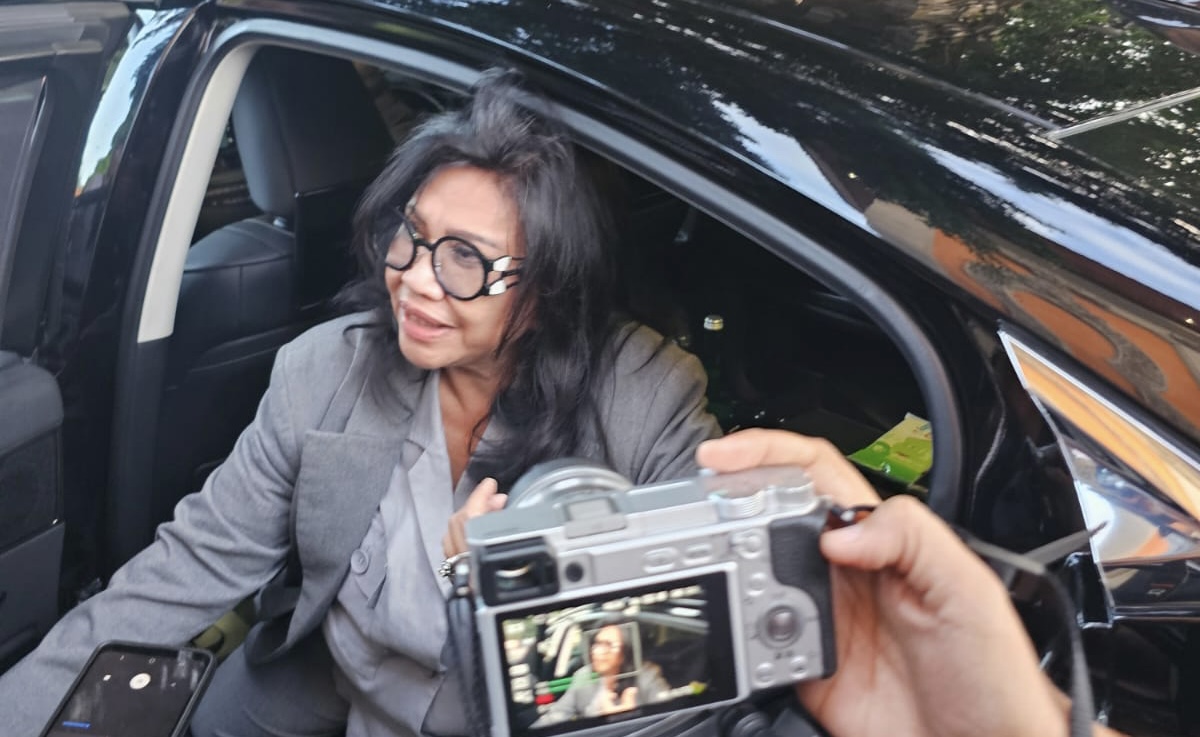 KAJI ULANG: Wakil Ketua Komisi VII DPR RI, Evita Nursanty saat ditemui usai pertemuan Komisi VII DPR RI dengan Gubernur Bali, Rabu (2/7).