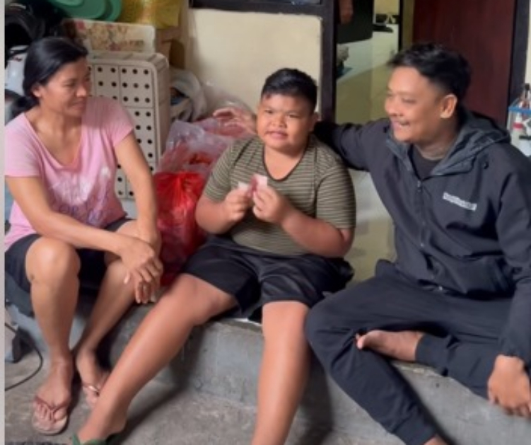 Kadek Yoga Bocah Viral Bali Dapat Bantuan Rp1 Juta dari Amerika
