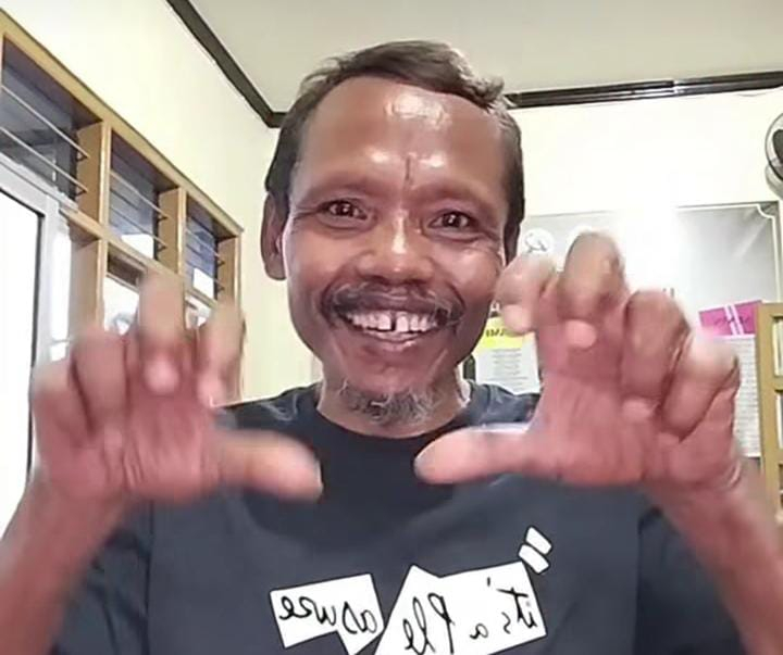 Sumanto ikut tren &ldquo;Dame Un Grrr&rdquo;