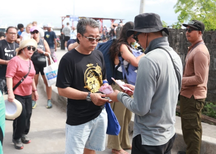 DITATA : Sistem pemungutan retribusi wisatawan di Nusa Penida.