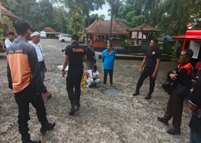 PENCARIAN : Proses pencarian ibu dan anak yang dinyatakan hilang di Gunung Batukaru