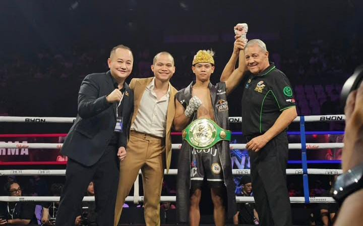 Surya Dharma saat menjuarai WBC Asia Youth Super Flyweight