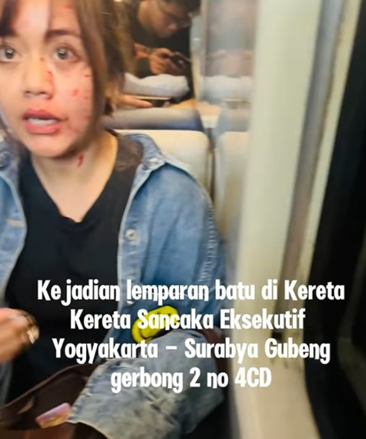 Detik-Detik Penumpang KA Sancaka Dilempar Batu