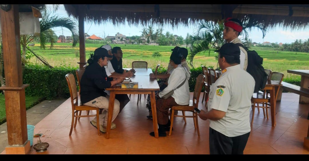 SIDAK: Satuan Polisi Pamong Praja (Satpol PP) Kabupaten Tabanan bersama Dinas PUPRPKP dan DPMPTSP sidak tiga bangunan akomodasi wisata di Desa Beraban.