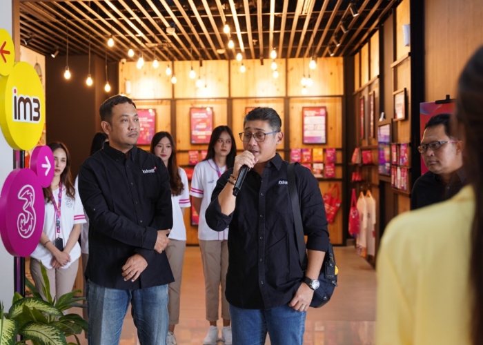 HADIRKAN: Tampilan baru Gerai IM3 dan 3Store di dua lokasi strategis di Bali, yakni Jl. Bypass Ngurah Rai No.88, Kuta dan Jl. Gatot Subroto Barat No.401, Denpasar