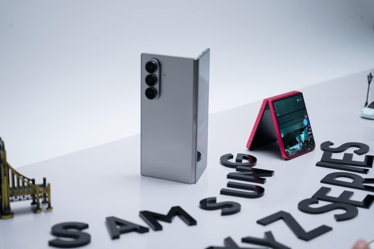 Samsung menjadikan Galaxy Z Fold7 dan Z Flip7 sebagai Galaxy Z Series paling tipis, paling ringan, dan paling canggih yang pernah ada.