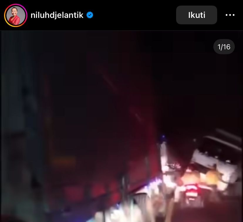 JEBOL: Ungahan senator asal Bali Niluh Djelantik soal lalu lintas kacau balau akibat jalan jebol d Bajera Tabanan.
