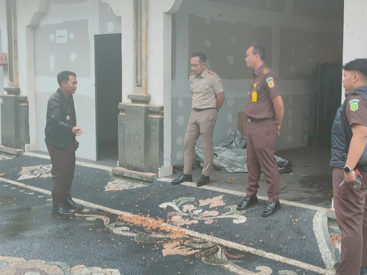Kepala Kantor Pertanahan Klungkung Tinjau Langsung Penegasan Batas Aset Kejaksaan di Desa Gunaksa