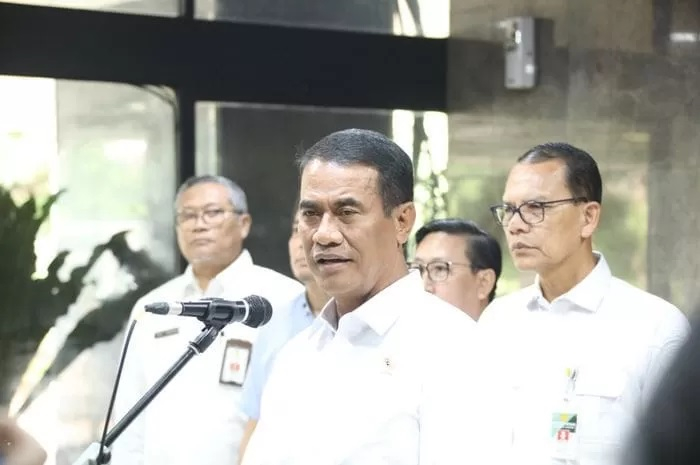 Menteri Pertanian Amran Sulaiman sebut produsen beras bermasalah siap Tarik produk dari pasaran