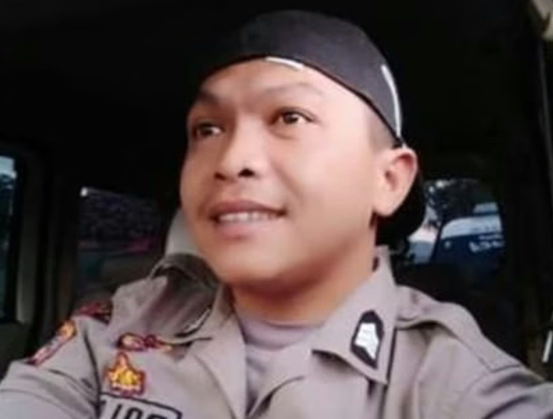 Bripka Cecep menjadi salah satu korban dalam pesta pernikahan Maula Akbar Mulyadi, putra Gubernur Dedi, dengan Putri Karlina
