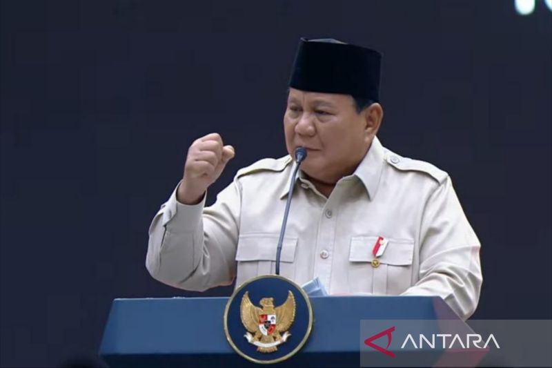 Presiden RI Prabowo Subianto memberikan sambutan dalam Kongres Partai Solidaritas Indonesia (PSI) Edutorium KH Ahmad Dahlan, Universitas Muhammadiyah Surakarta (UMS), Minggu (20/7/2025).