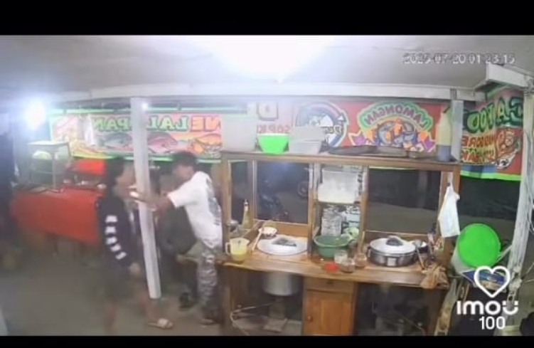 Beredar video penganiayaan seorang pria kepada pemilik warung di Nusa Lembongan