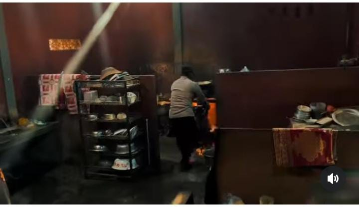 Aksi Heroik Polsek Seririt Padamkan Kebakaran Rumah Makan Akibat Kebocoran Gas