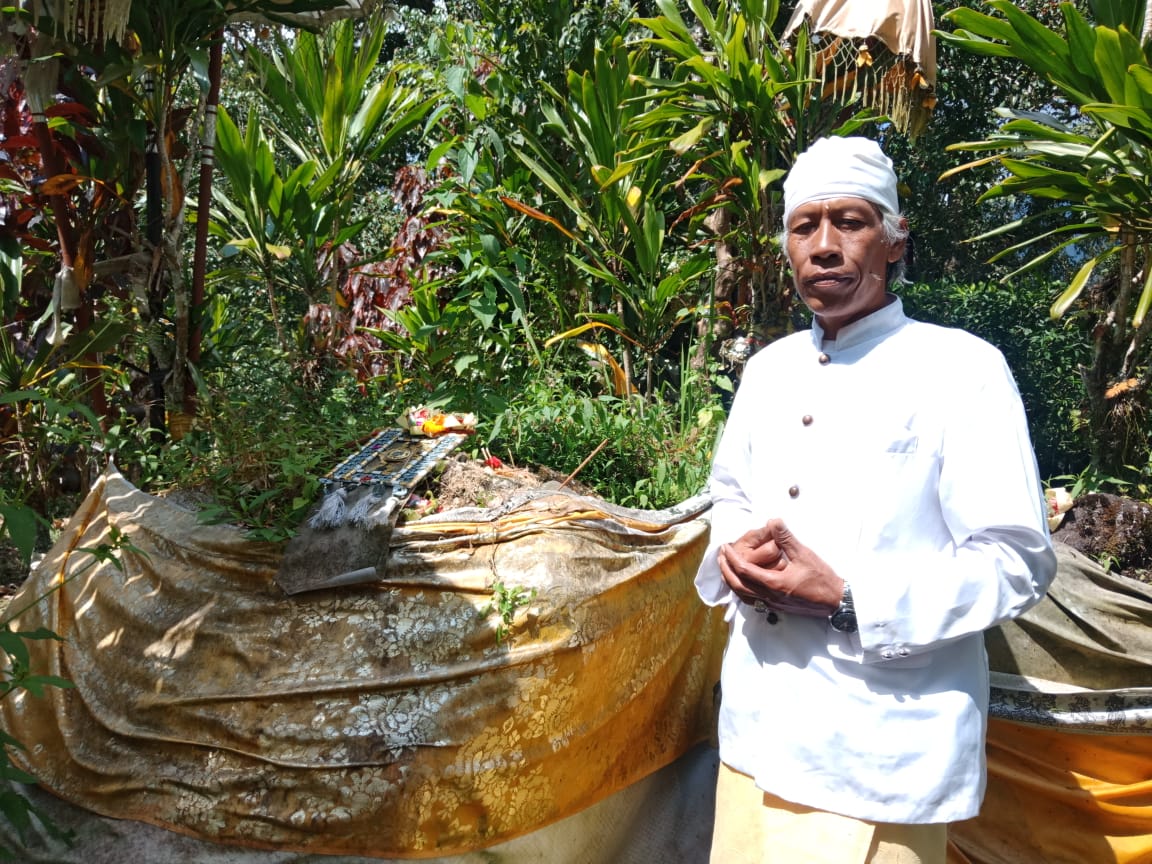 Pelinggih Celak Kontong di Pura Dalem Tamblingan