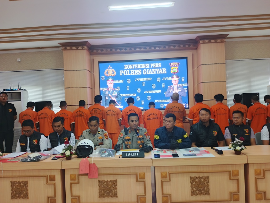 Polres Gianyar berhasil mengungkap 15 kasus kriminal dalam sebulan terakhir, dengan kasus pencurian kendaraan bermotor (curanmor) menjadi yang paling menonjol.
