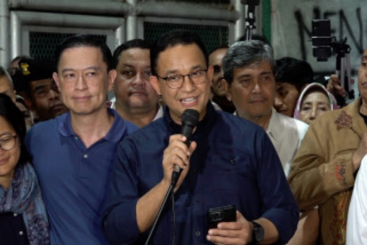 Momen kebersamaan Anies Baswedan dan Tom Lembong usai bebas