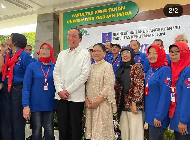 Jokowi Jelaskan Alasan Tak Pakai Seragam Saat Reuni