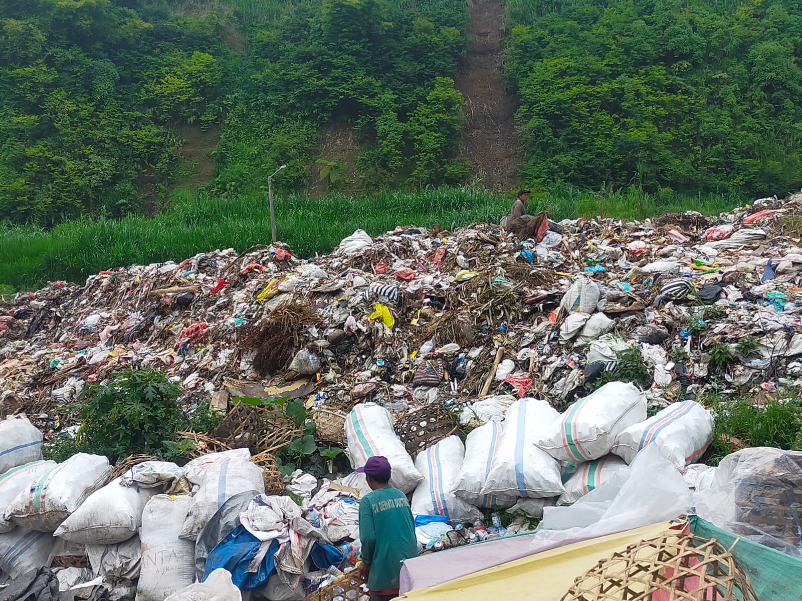 Pemandangan TPA Bangklet, Bangli pada tahun 2023.