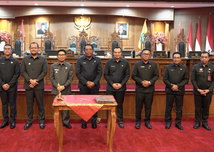 PARIPURNA: Pelaksanaan rapat paripurna DPRD Badung di Ruang Sidang Utama Gosana, Selasa (5/8/2025).