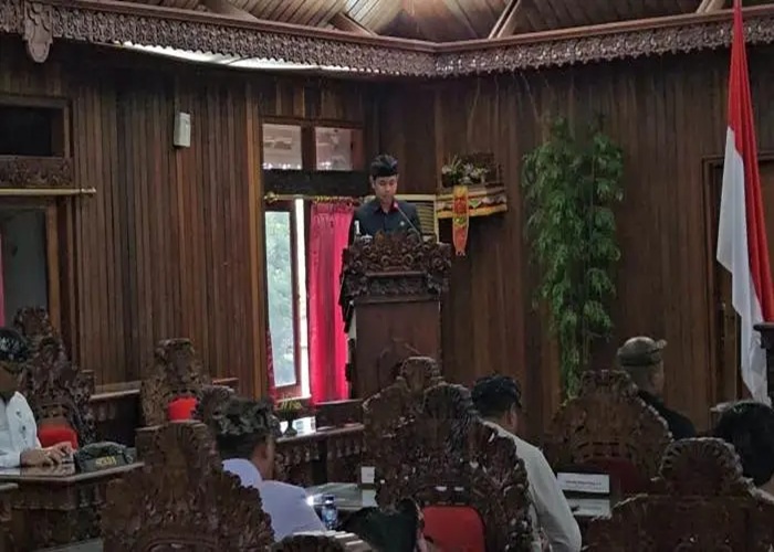 Ketua Fraksi Hanura DPRD Klungkung I Komang Krisna Waisnawa