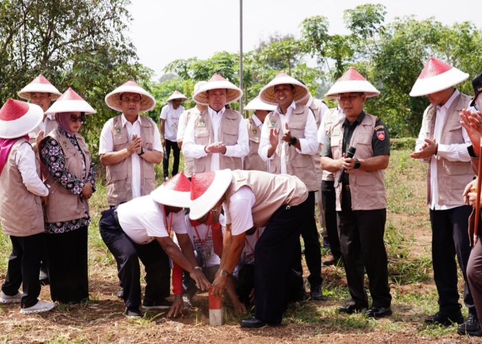 Momen Pencanangan GEMAPATAS 2025, Menteri Nusron: Semua Masyarakat Wajib Pasang Patok
