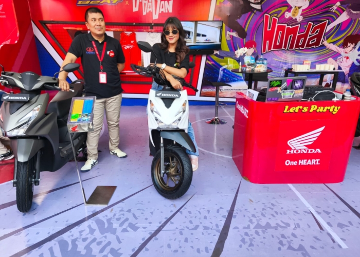 Booth spesial Honda BeAT tampil memikat dengan nuansa anak muda yang trendi di Honda DBL 2025.