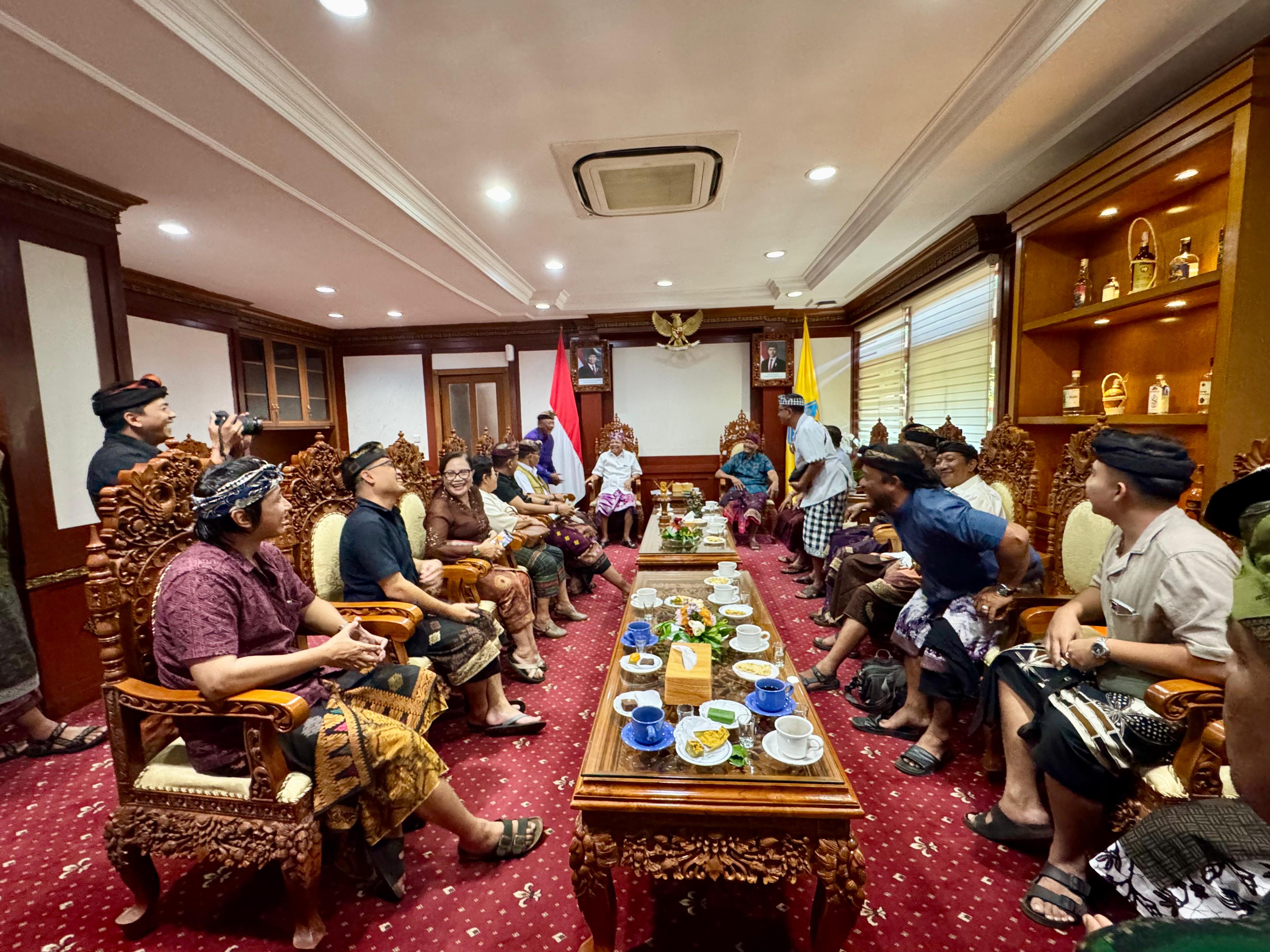 BERTEMU: Pertemuan dengan Gubernur Bali Wayan Koster bahas TPA Suwung