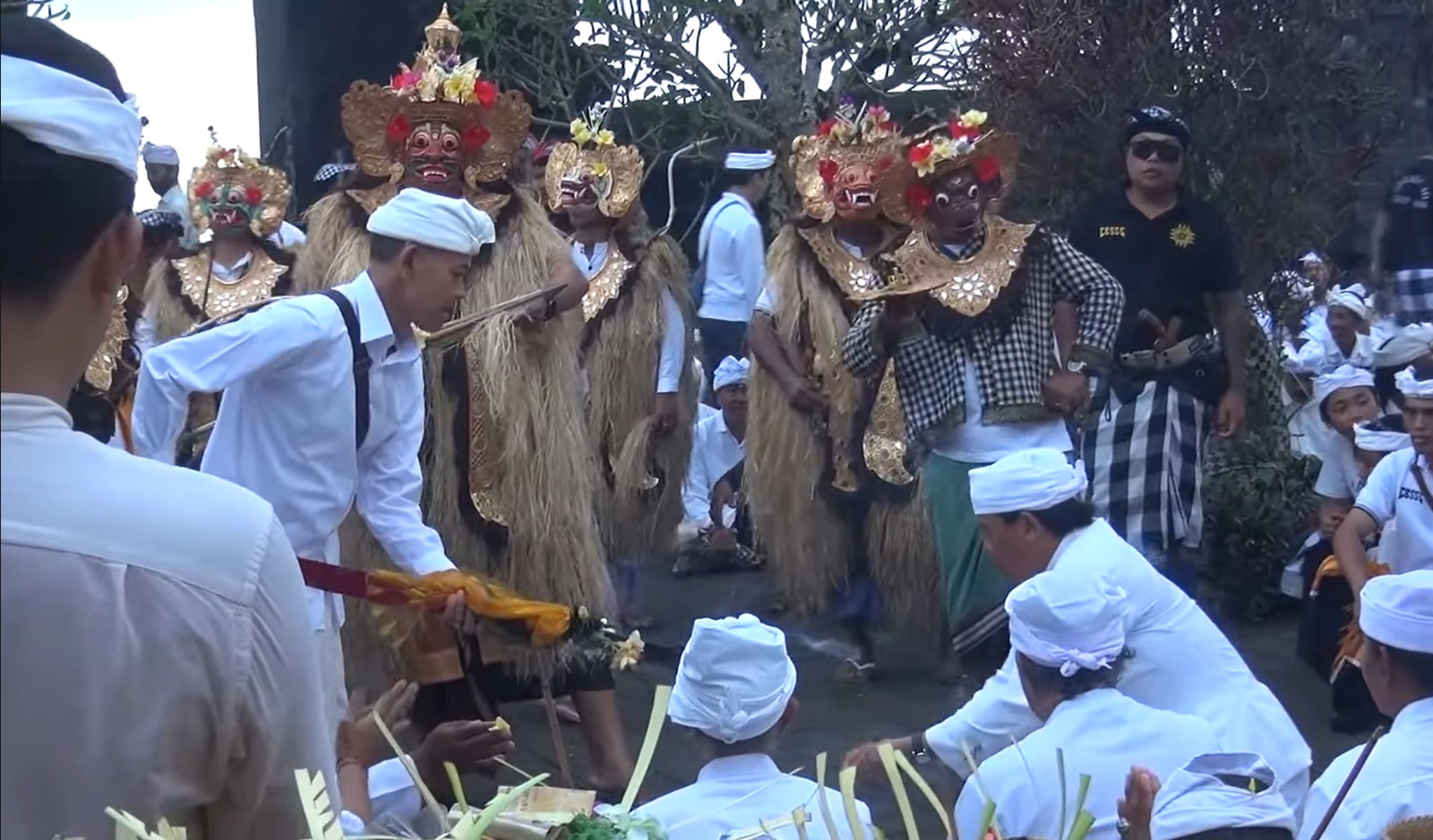 Tapakan Dewata Nawa Sanga di Pura Pucak Padang Dawa