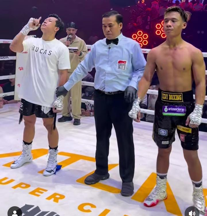 Menang Lawan Edy Boxing, Paris Pernandes Tunjukkan Arti Tinju Sopan Santun