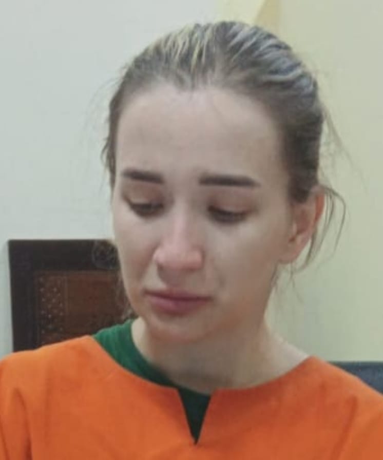 Gadis cantik asal Ukraina Kateryna Vakarova, 21, yang kini diamankan oleh BNNP Bali. (Bali Express/Istimewa)