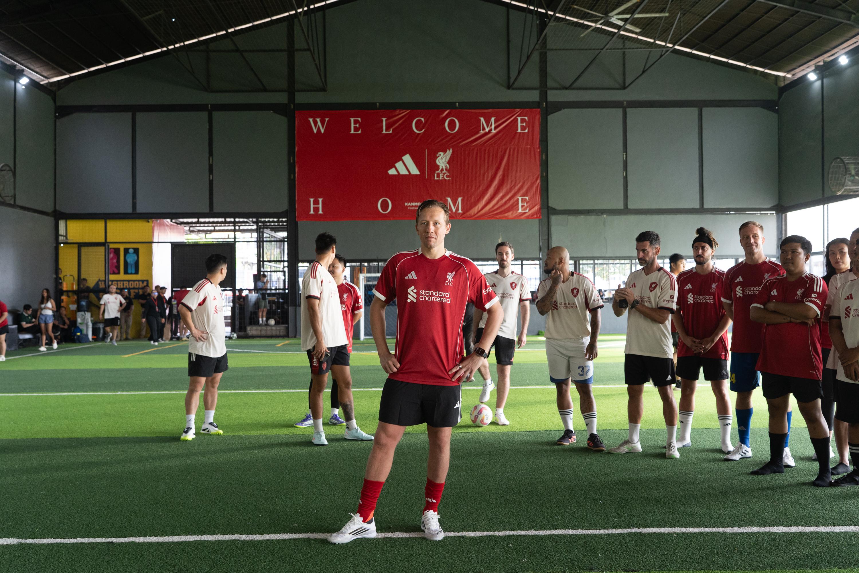 Legenda Liverpool Lucas Leiva Saat mengikuti Fun Match di Bulldogs Arena, Rabu (13/8).