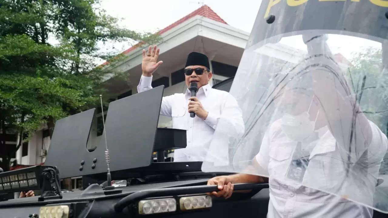 Bupati Pati temui demonstran yang mendesaknya mundur dari jabatan